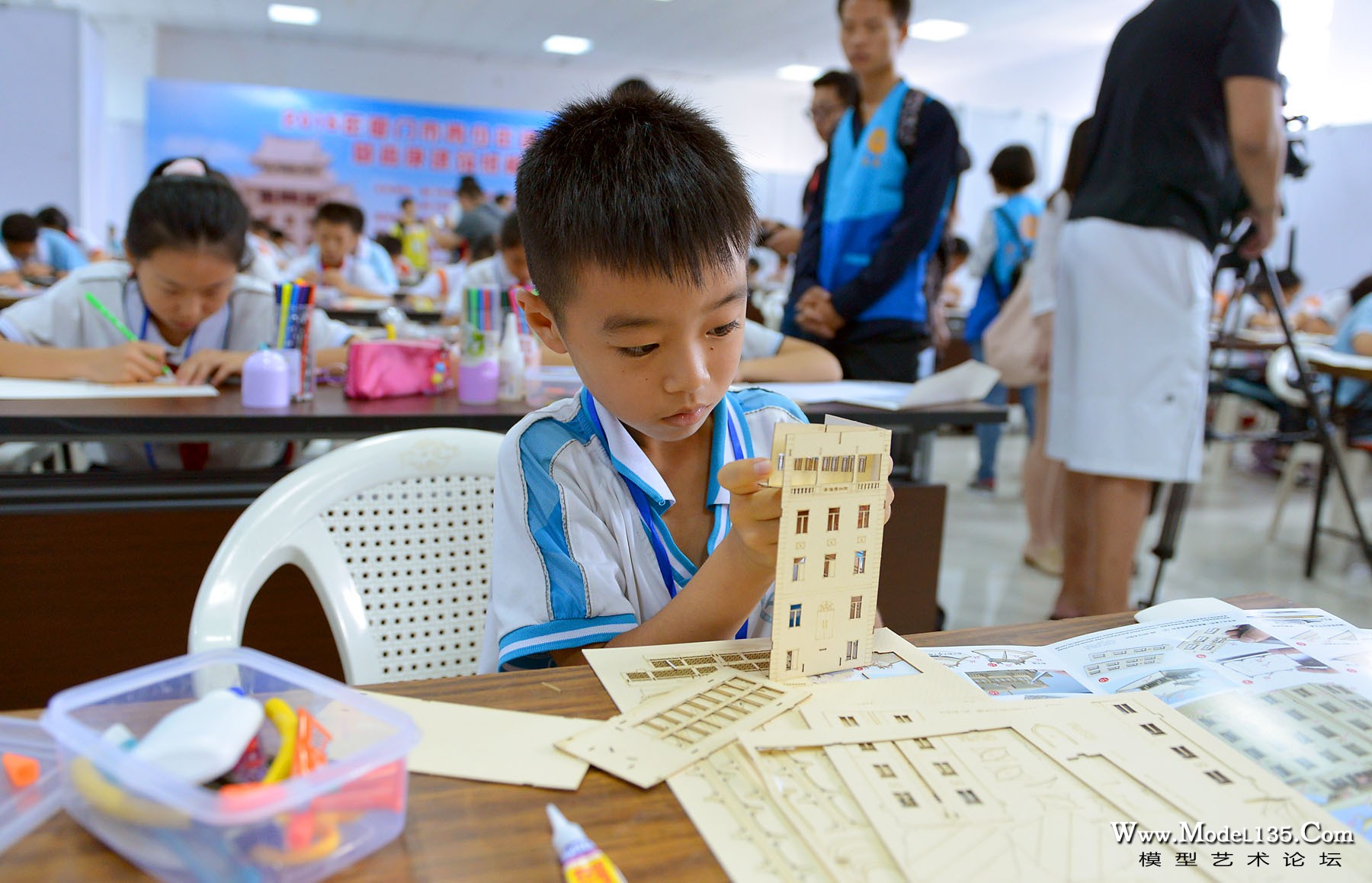 这位参加华侨博物院制作赛的小选手仅四年级.jpg