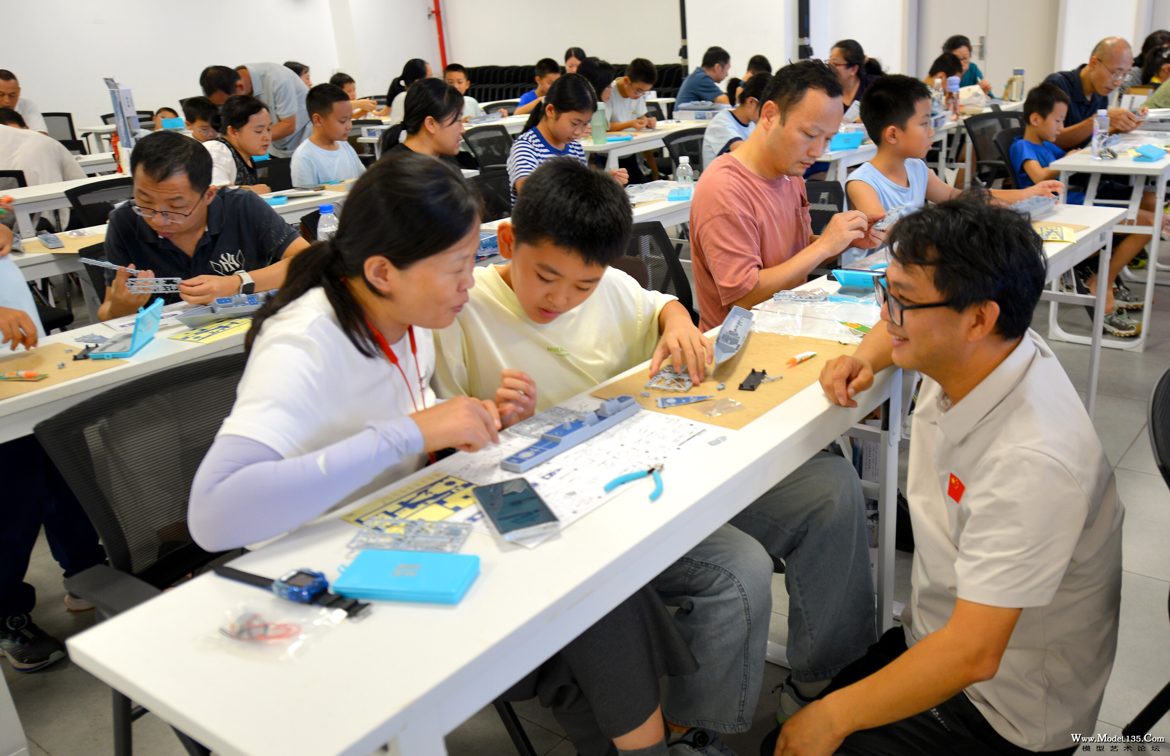 曾国升老师在指导中